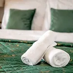 Apartment Noble With Style & Comfort *