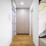 Noble With Style & Comfort Apartment *